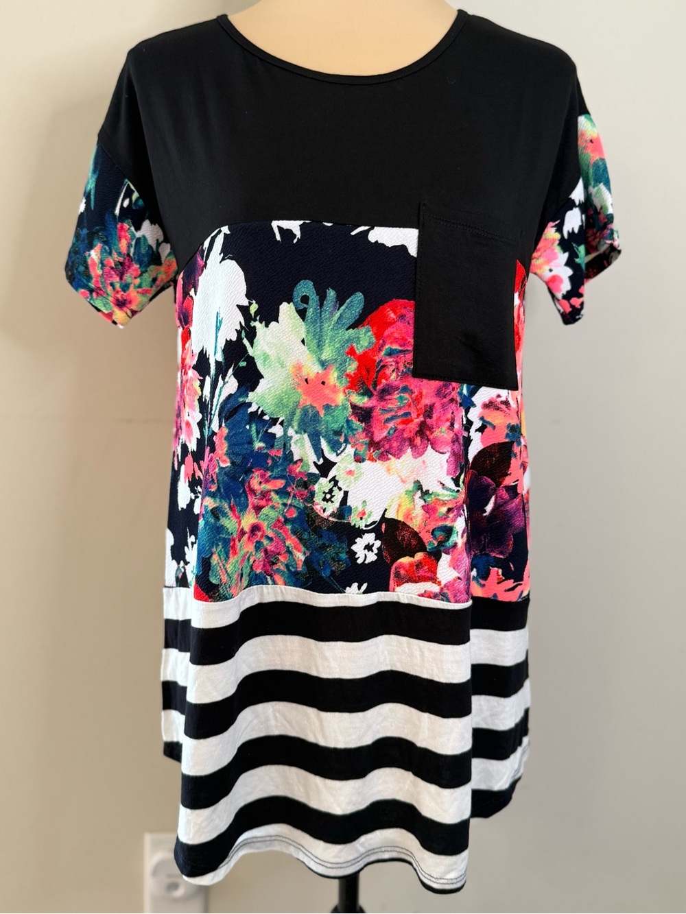 Perfectly Priscilla bold floral striped lace pink black short sleeve top SM